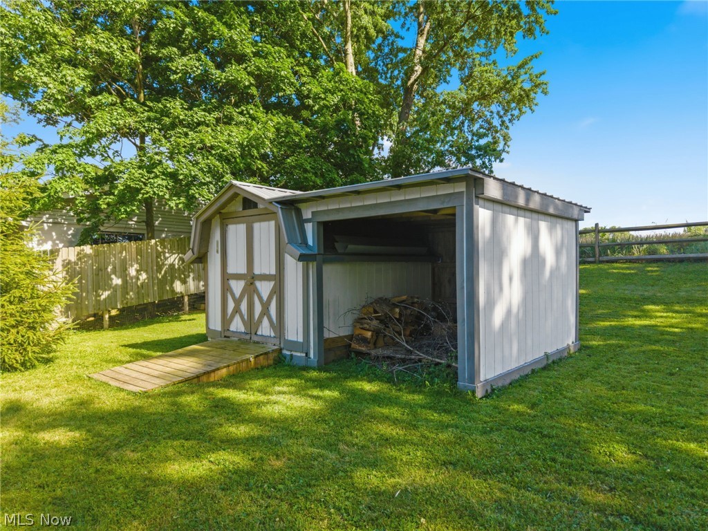 183 E Center Street Smithville OH 44677