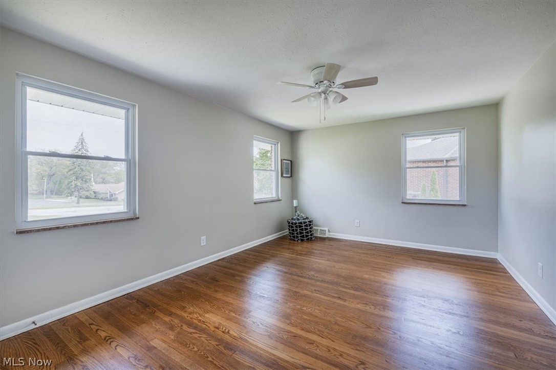 96 E Ridgewood Drive Seven Hills OH 44131
