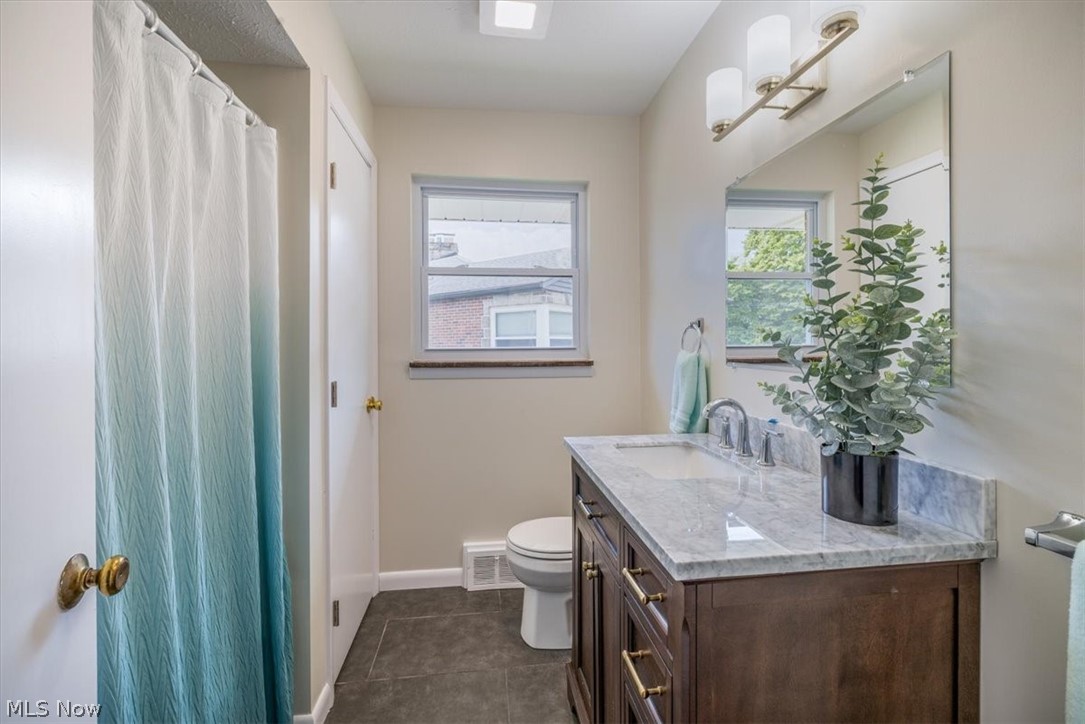 96 E Ridgewood Drive Seven Hills OH 44131