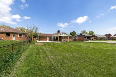 96 E Ridgewood Drive Seven Hills OH 44131