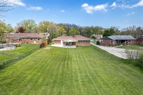 96 E Ridgewood Drive Seven Hills OH 44131