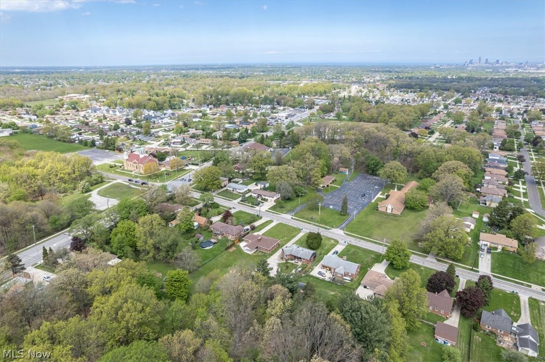 96 E Ridgewood Drive Seven Hills OH 44131