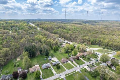 96 E Ridgewood Drive Seven Hills OH 44131