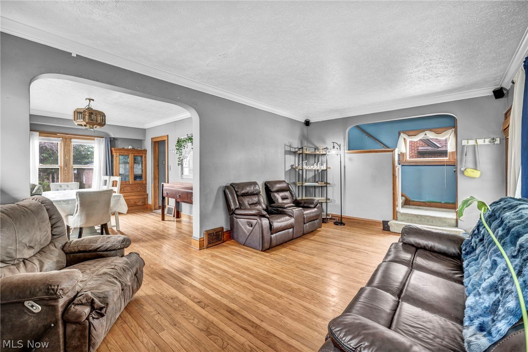 6802 Ackley Road Parma OH 44129