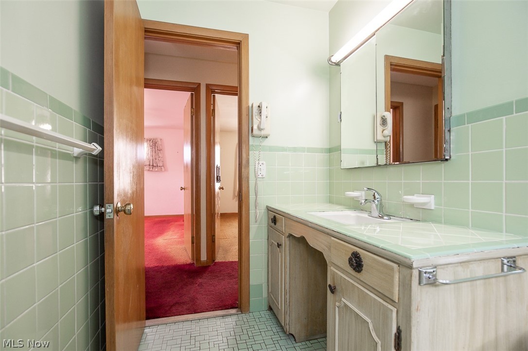 8409 Wainstead Drive Parma OH 44129