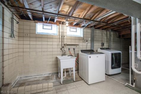8409 Wainstead Drive Parma OH 44129