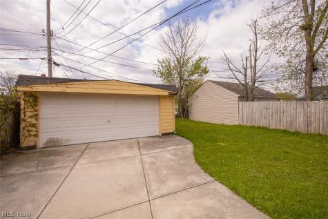 8409 Wainstead Drive Parma OH 44129
