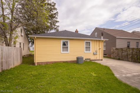 8409 Wainstead Drive Parma OH 44129