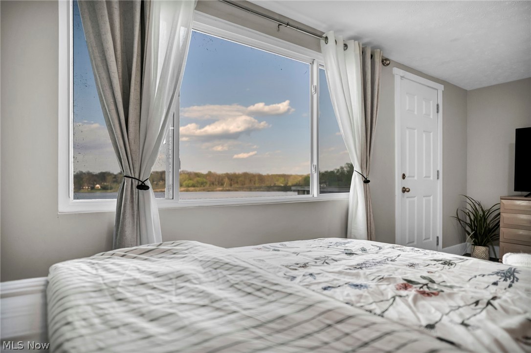 829 Portage Lakes Drive Akron OH 44319