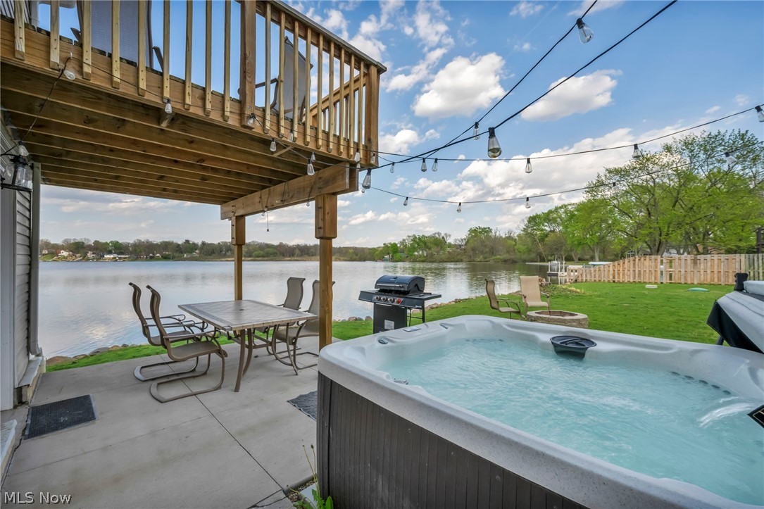 829 Portage Lakes Drive Akron OH 44319