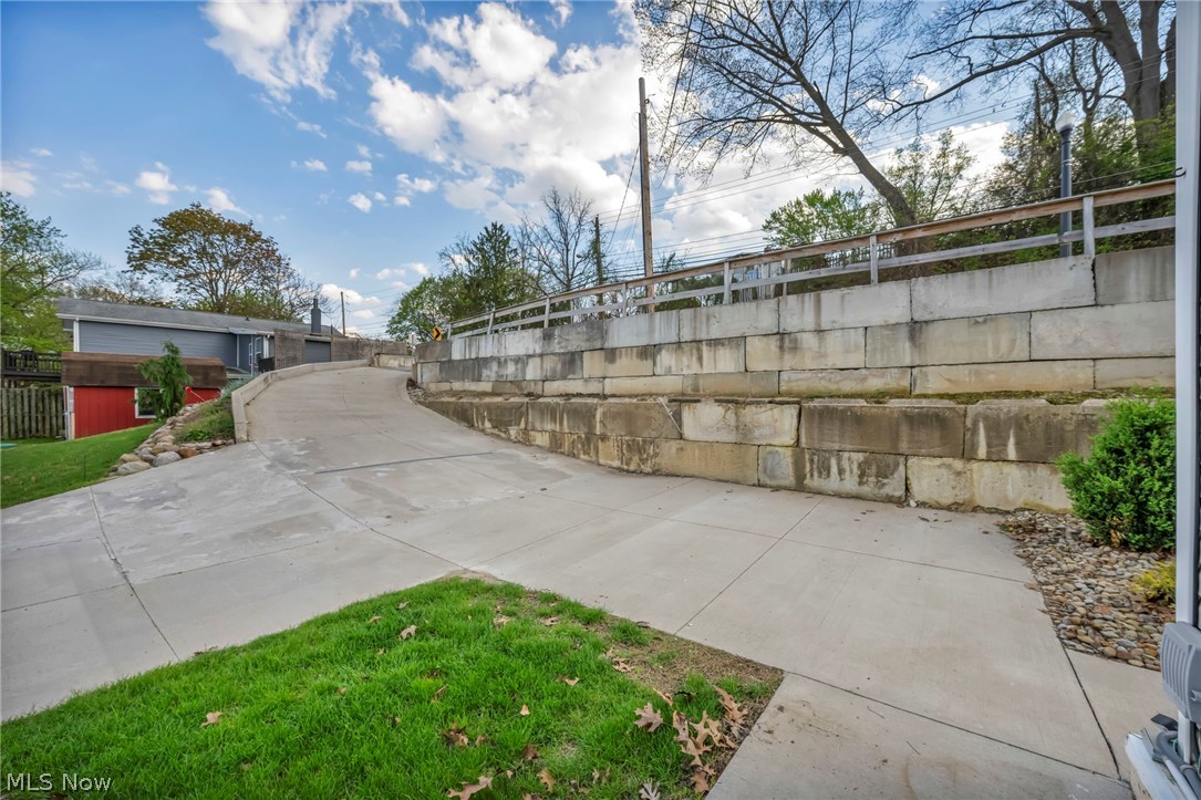 829 Portage Lakes Drive Akron OH 44319