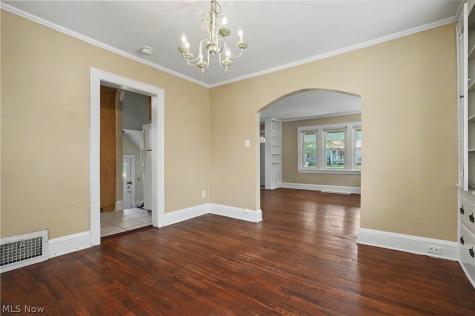 2782 Oakwood Drive Cuyahoga Falls OH 44221