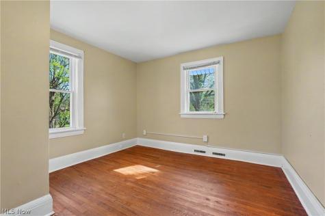 2782 Oakwood Drive Cuyahoga Falls OH 44221