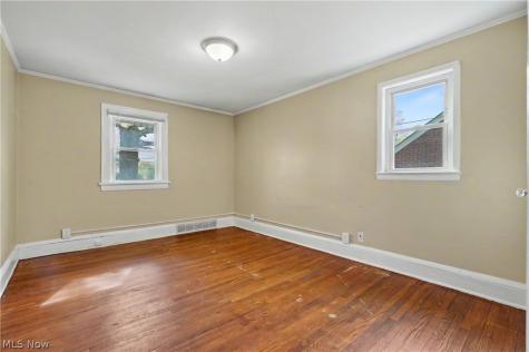 2782 Oakwood Drive Cuyahoga Falls OH 44221