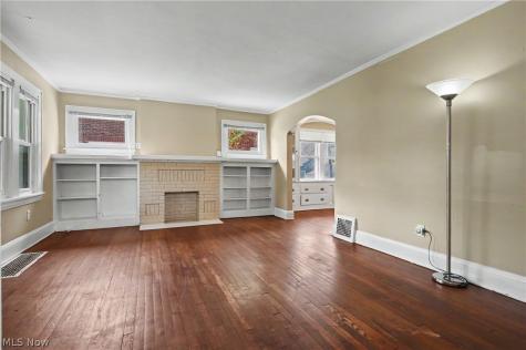 2782 Oakwood Drive Cuyahoga Falls OH 44221