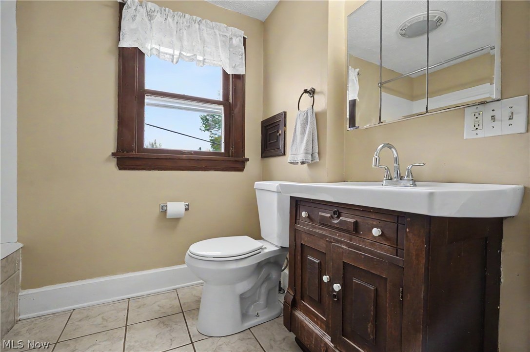 2782 Oakwood Drive Cuyahoga Falls OH 44221