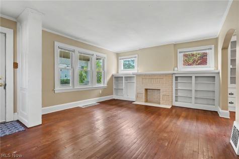 2782 Oakwood Drive Cuyahoga Falls OH 44221