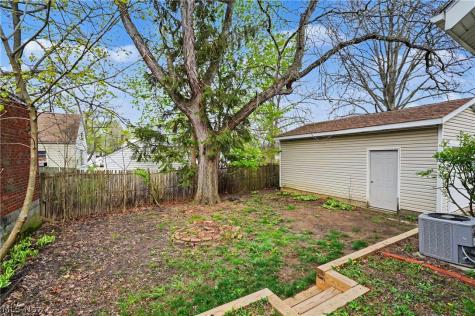 2782 Oakwood Drive Cuyahoga Falls OH 44221