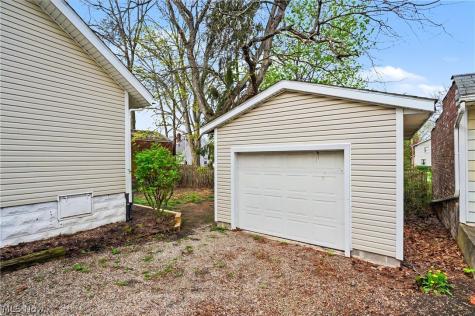 2782 Oakwood Drive Cuyahoga Falls OH 44221