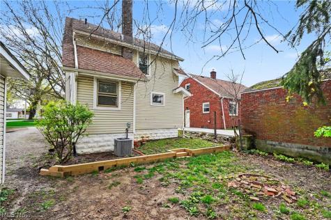 2782 Oakwood Drive Cuyahoga Falls OH 44221