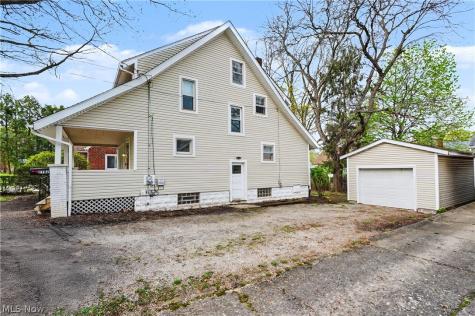 2782 Oakwood Drive Cuyahoga Falls OH 44221