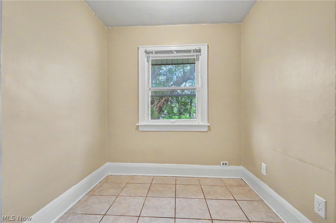 2782 Oakwood Drive Cuyahoga Falls OH 44221