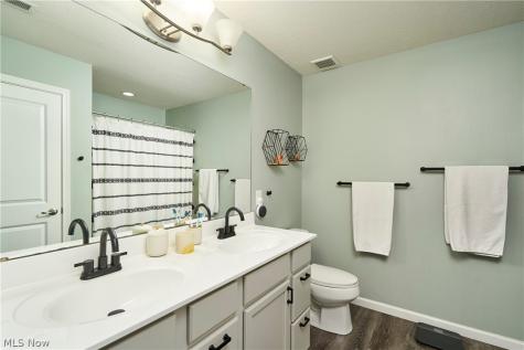 6557 Pine Bluff Avenue NE Canton OH 44721