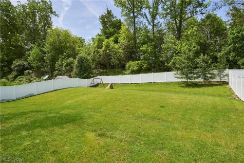 6557 Pine Bluff Avenue NE Canton OH 44721