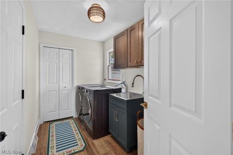 722 Jaycox Road Avon Lake OH 44012