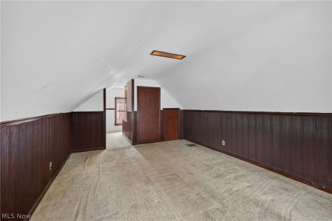 811 E 212th Street Euclid OH 44119