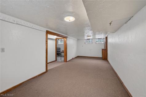 811 E 212th Street Euclid OH 44119