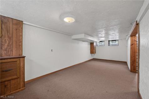 811 E 212th Street Euclid OH 44119
