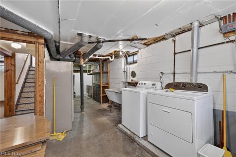 811 E 212th Street Euclid OH 44119