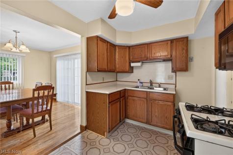 811 E 212th Street Euclid OH 44119
