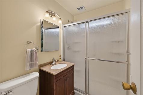 811 E 212th Street Euclid OH 44119