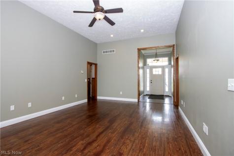 10964 Parmenter Road Burbank OH 44214