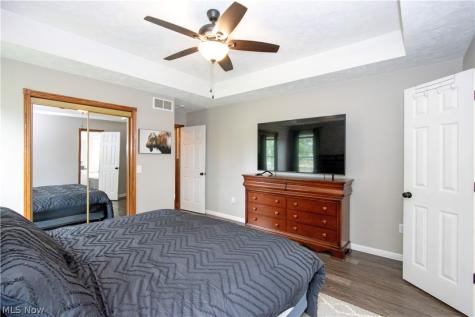 10964 Parmenter Road Burbank OH 44214