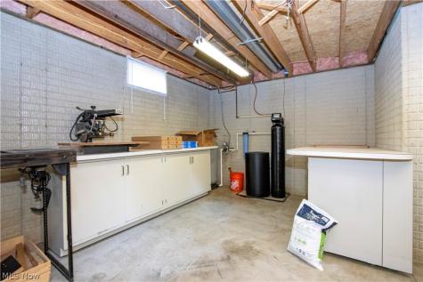 10964 Parmenter Road Burbank OH 44214