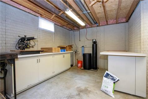 10964 Parmenter Road Burbank OH 44214