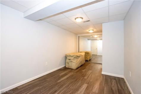 10964 Parmenter Road Burbank OH 44214