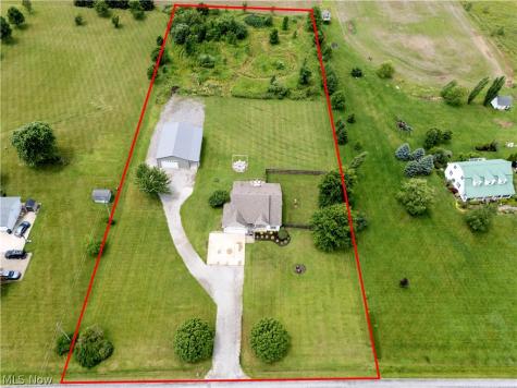 10964 Parmenter Road Burbank OH 44214