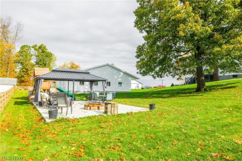 8383 Hoy Road Fredericksburg OH 44627