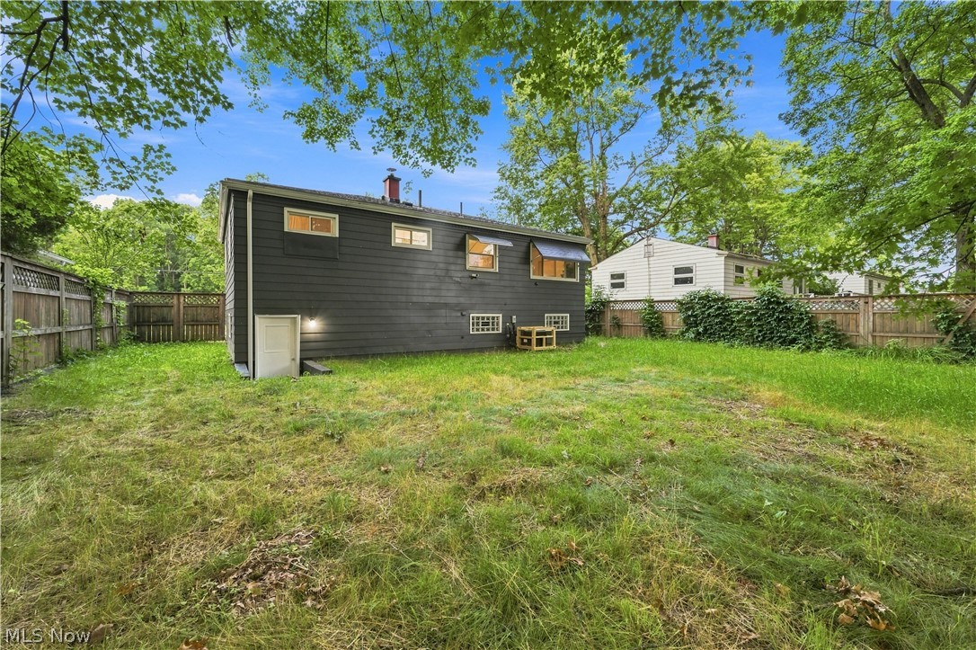 2871 N Tod Avenue Warren OH 44483