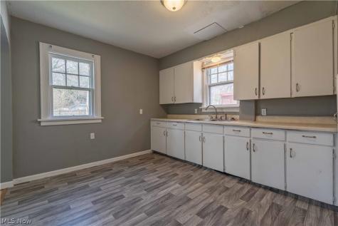 341 E Archwood Avenue Akron OH 44301