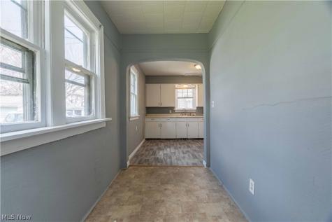 341 E Archwood Avenue Akron OH 44301