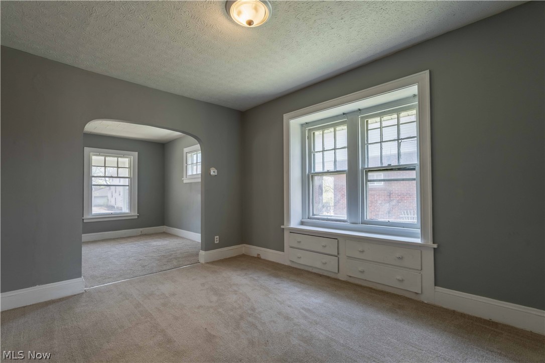 341 E Archwood Avenue Akron OH 44301