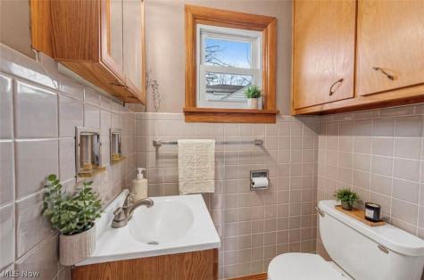 624 E Ford Avenue Barberton OH 44203