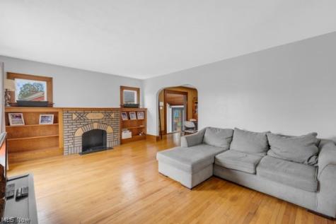 624 E Ford Avenue Barberton OH 44203