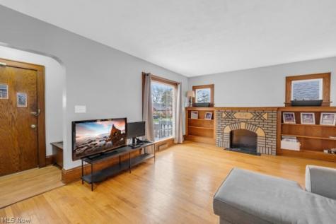 624 E Ford Avenue Barberton OH 44203