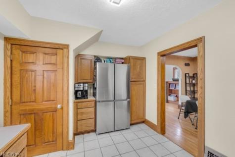 624 E Ford Avenue Barberton OH 44203